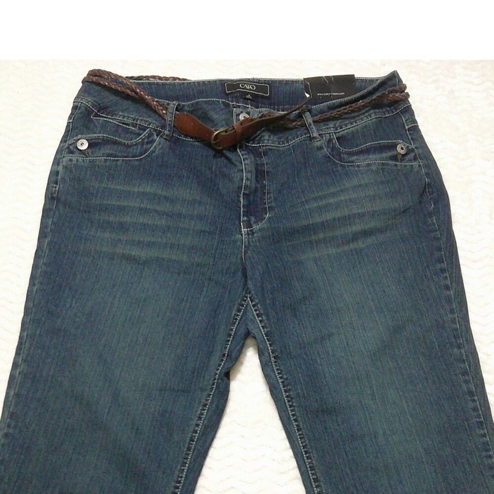 Cato Classic Blue Denim Jeans Capris Women's 18 Light Wash Cuffed With Belt NWT - Picture 2 of 13